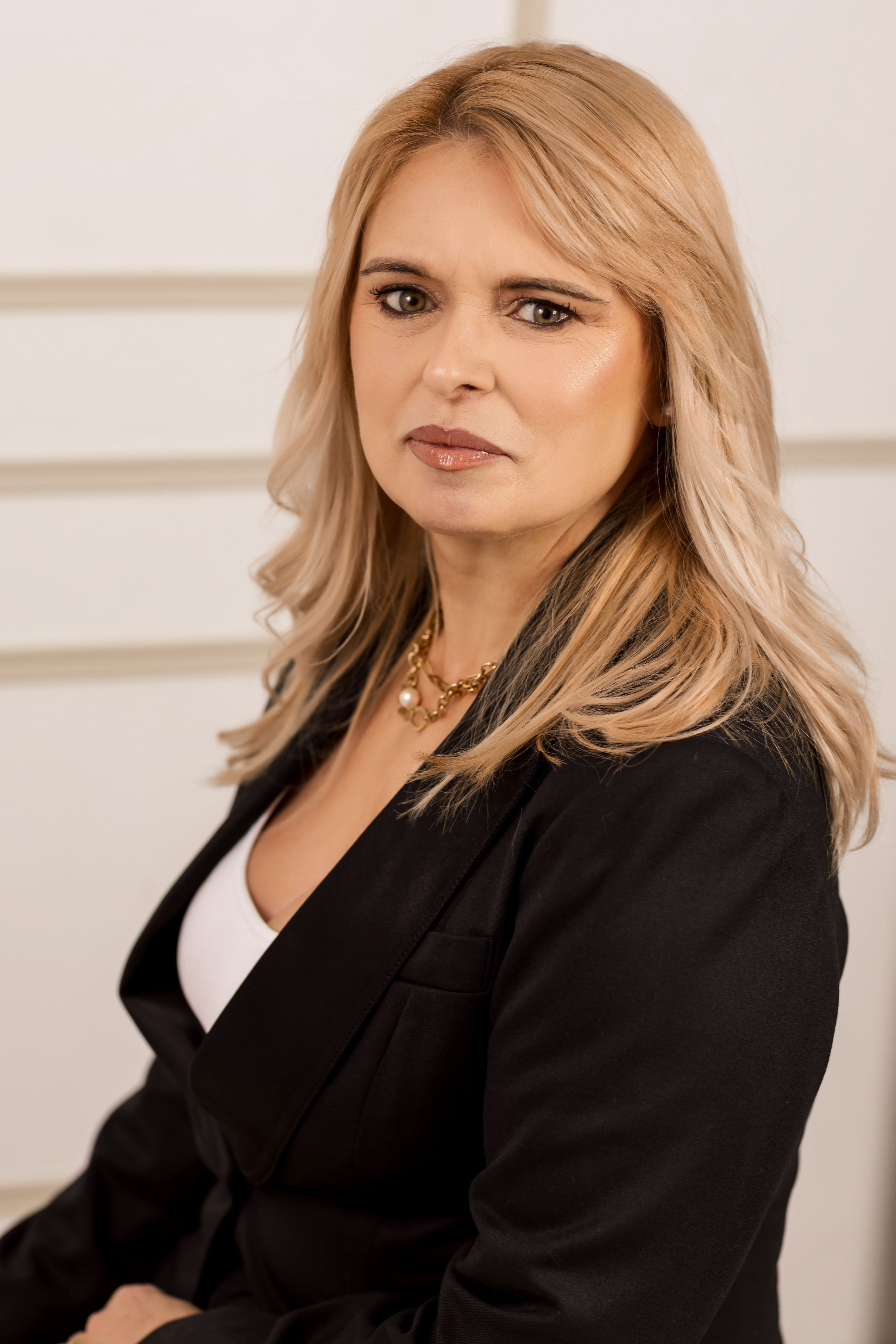 Dina Neves